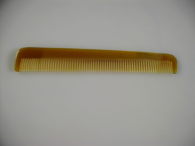 Peigne en corne (mod�le 9)